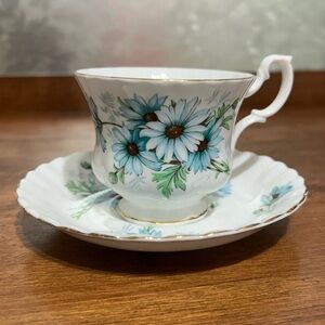 💥 SALE Royal Albert Marguerite Vintage Tea Cup & Saucer - Blue Daisy